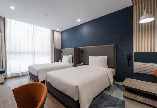 Holiday Inn Express Shanghai Pudong Chuansha Hotel Overview
