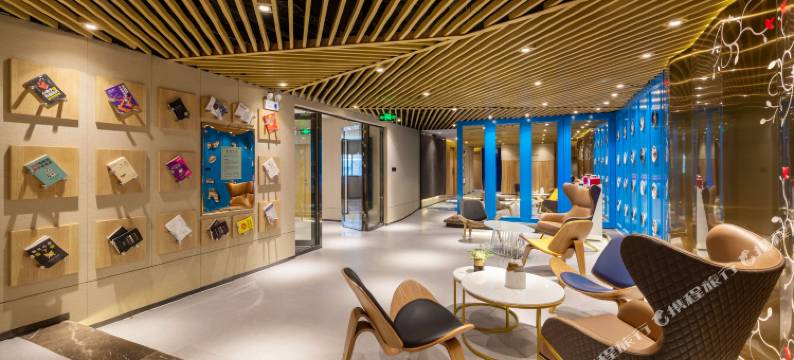 南山科技园威卡漫酒店(万象天地店)图片