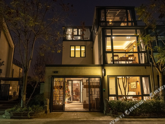 半舍精品民宿(朱家角古镇贰号店)