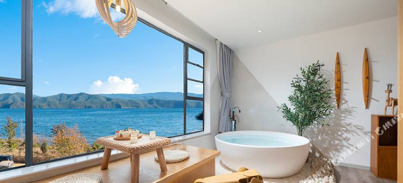 泸沽湖桃之夭夭湖景星空度假酒店图片