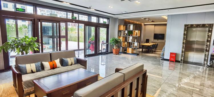 如家睿柏·云酒店(胶州上合示范区少海湿地公园店)图片