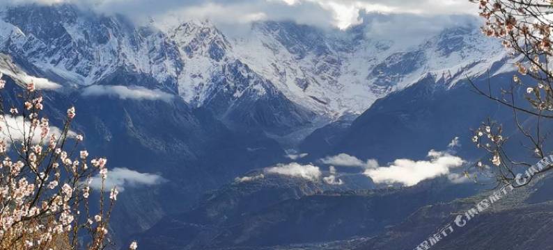 德钦格瓦坚景观酒店图片