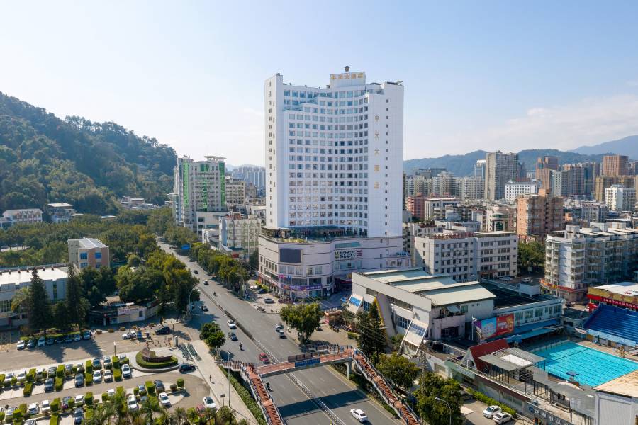 龍巖中元大酒店