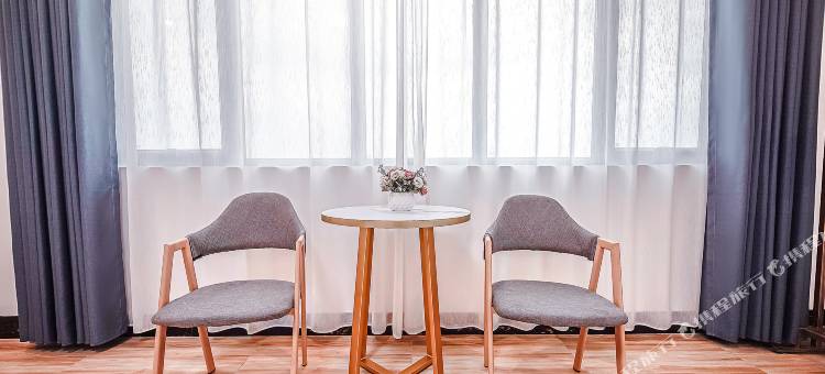 玉林凤鸣酒店(樟木镇汽车站店)图片