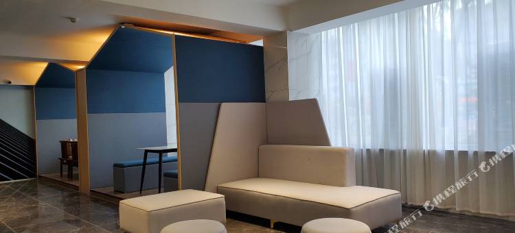 潮漫酒店(西宁五四西路王府井店)图片