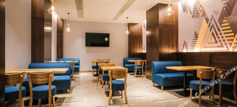 柏曼酒店(武汉光谷广场地质大学店)图片