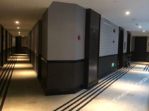 锦江都城酒店广州白云新城万达广场店