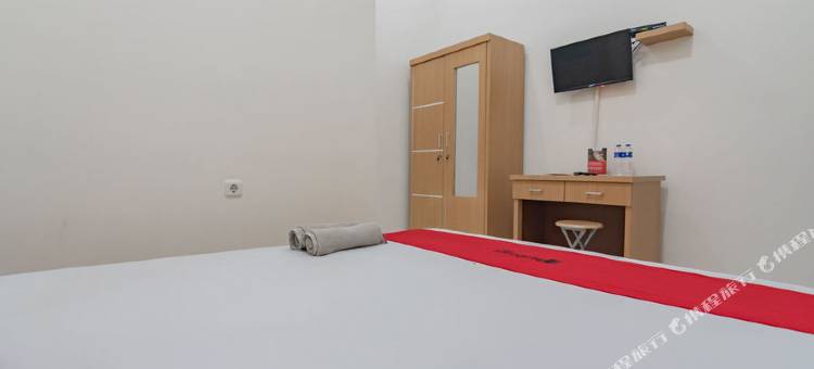 红多兹酒店-近打横锡利旺吉大学(RedDoorz Near Universitas Siliwangi Tasikmalaya)图片