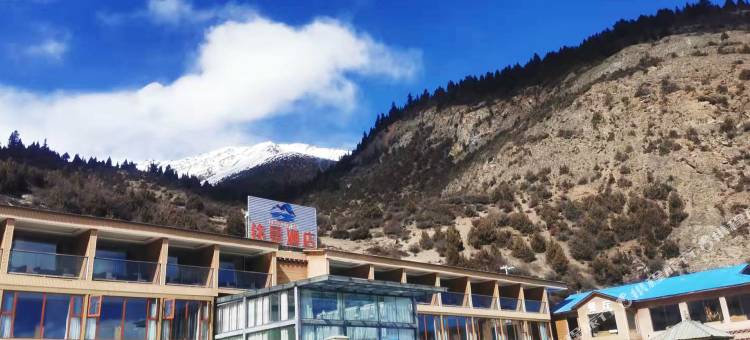 八宿铭景酒店(然乌湖店)图片