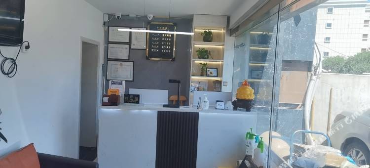 乌鲁木齐久佳商务宾馆(红山干果市场自治区博物馆店)图片