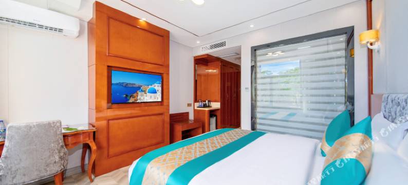 万隆汇洋海景酒店(三亚湾海月广场凤凰岛店)图片