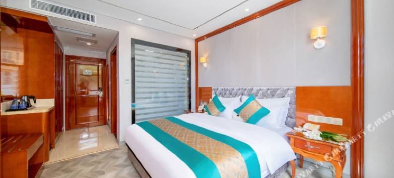 万隆汇洋海景酒店(三亚湾海月广场凤凰岛店)图片