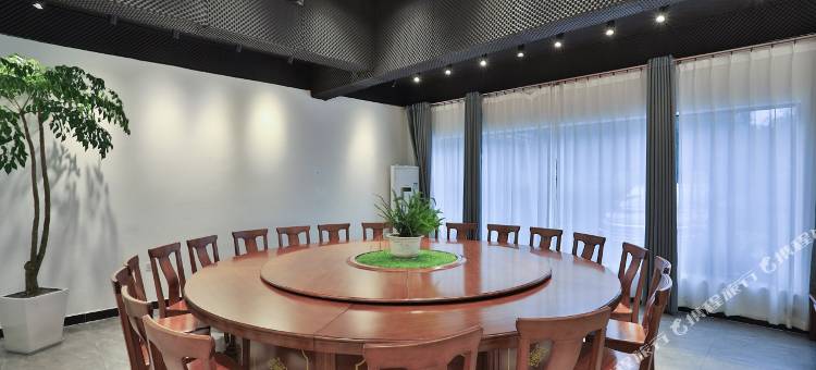 竹尖上的树屋民宿图片