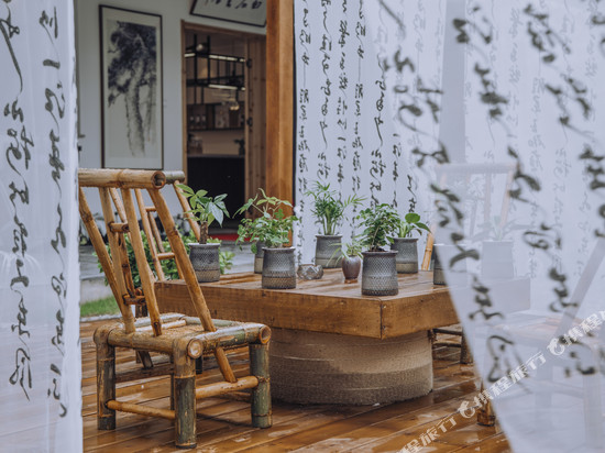 西安白石雲居民宿(秦岭野生动物园店)