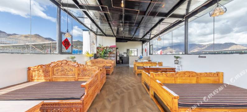 拉萨凡尘民宿(大昭寺八廓街店)图片