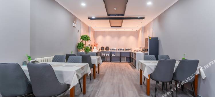 如家睿柏·云酒店(青岛黄岛灵山湾路家乐城店)图片