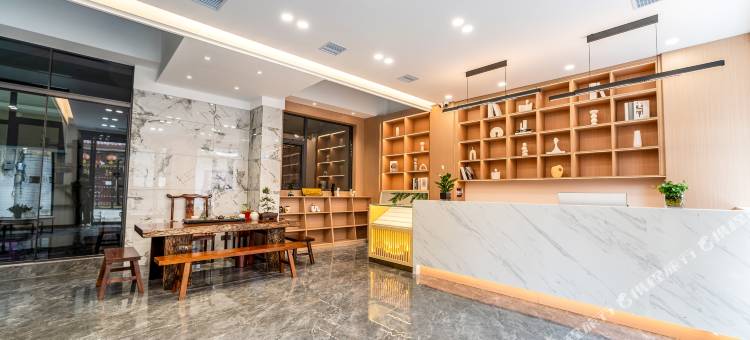 云起山下酒店(华山北站华岳大道店)图片