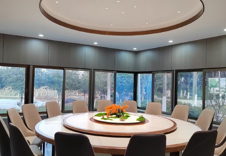 Guizu Buluo Senlinjia Hostel Hotel Overview