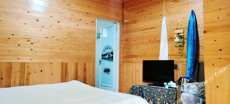 泸沽湖诺亚方舟酒店图片