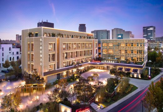 天津武清希尔顿欢朋酒店外景图