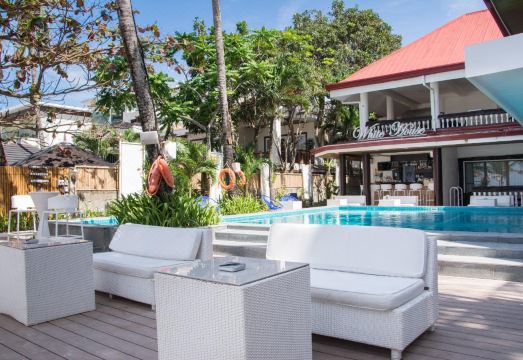 White House Beach Resort Hotel Overview