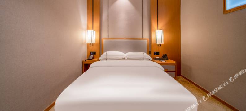 君美达酒店(安顺市人民医院驼宝山广场店)图片