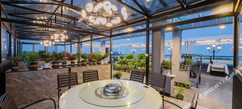 菲尔海景酒店(北戴河碧螺塔酒吧公园店)图片