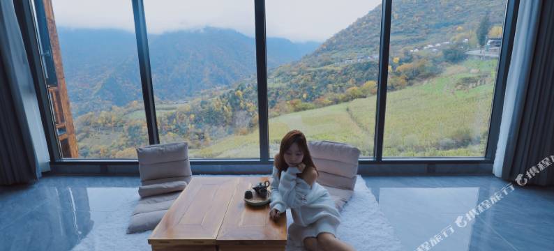 达瓦更扎·神山大酒店图片