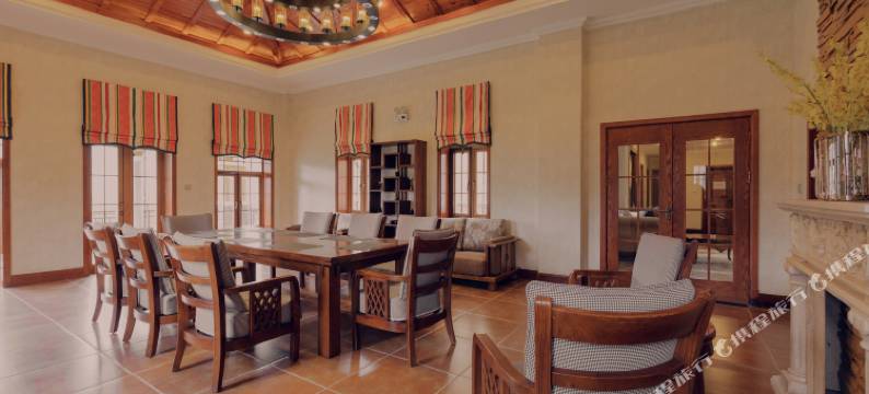 那拉提月亮河度假酒店图片