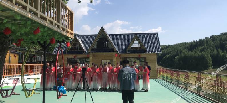 蛟河插树岭湖滨山庄图片