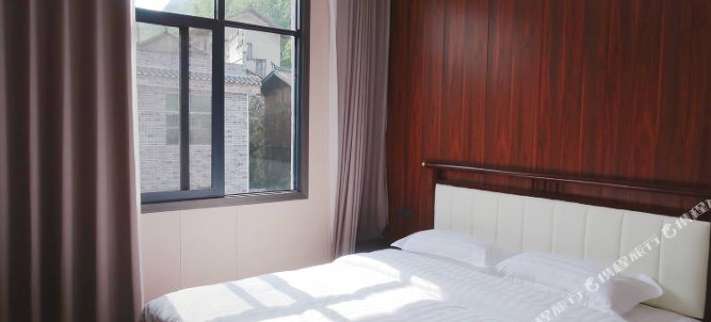 江峰阁边城民宿(洪安边城景区店)图片