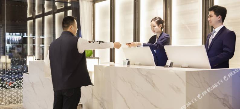 深圳南山大新地铁站汉豪酒店图片