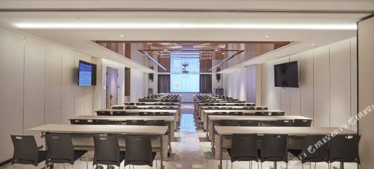 艺龙酒店(天津蓝海商贸城宜兴埠北地铁站店)图片