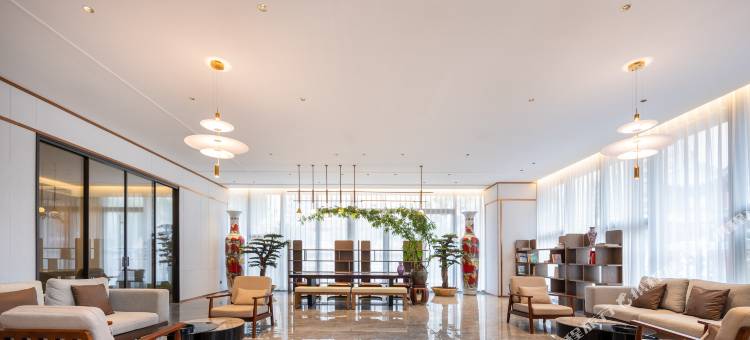 万舒国际酒店(济南工业北路龙湖天街店)图片