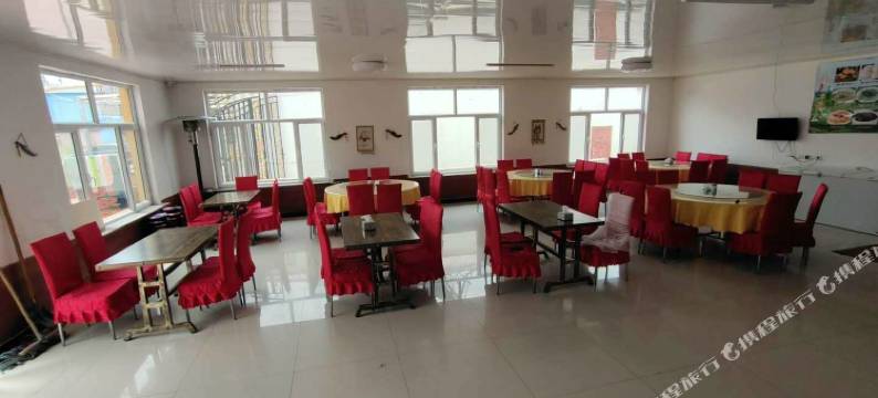 乌兰布统祥通假日酒店图片