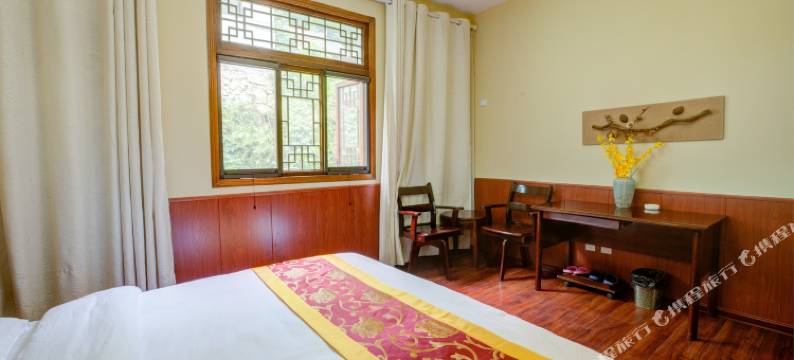 蓝田岭隐葛牌山庄图片