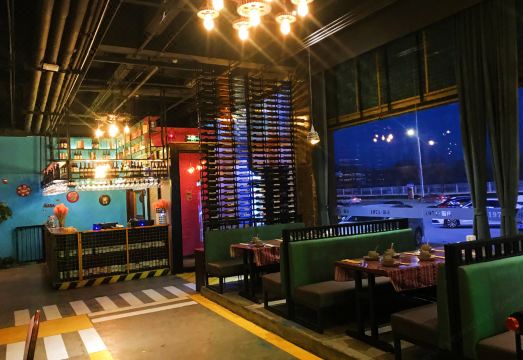 Saina Island Hot Spring HotelHotel Overview