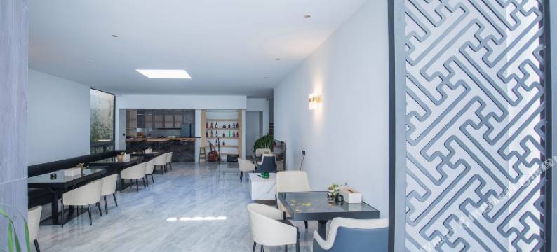 喜云开设计师海景客栈(洱海生态廊道店)图片