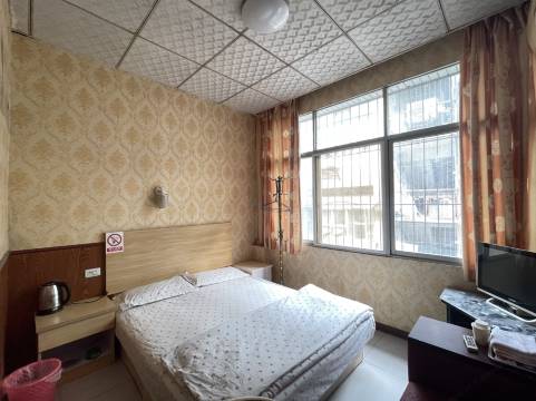 洪广宾馆(武汉广埠屯地铁站华中师范大学店)