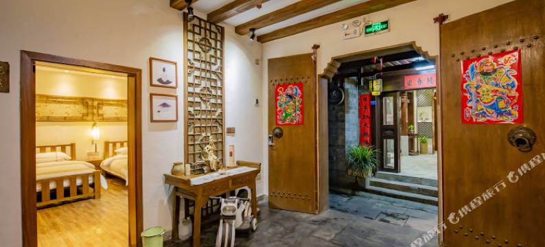 凤凰四月天客栈图片