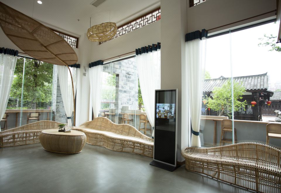 Chongzhou Yuetengxi Homestay Hotel Overview