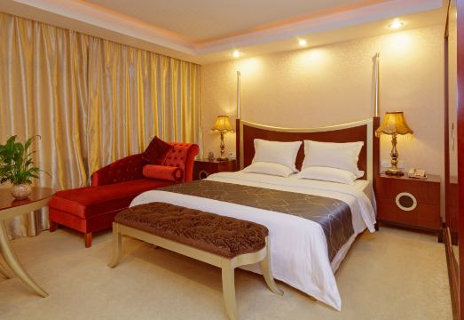 Yunhai Xingji Hotel (Guangzhou Baiyun Railway Station) Hotel Overview