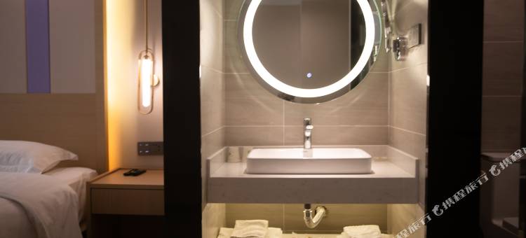 速8酒店(武汉汉口火车站泛海CBD店)图片