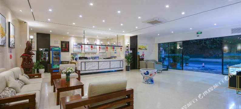 泸水佐岸酒店(怒江西岸江边商业广场店)图片
