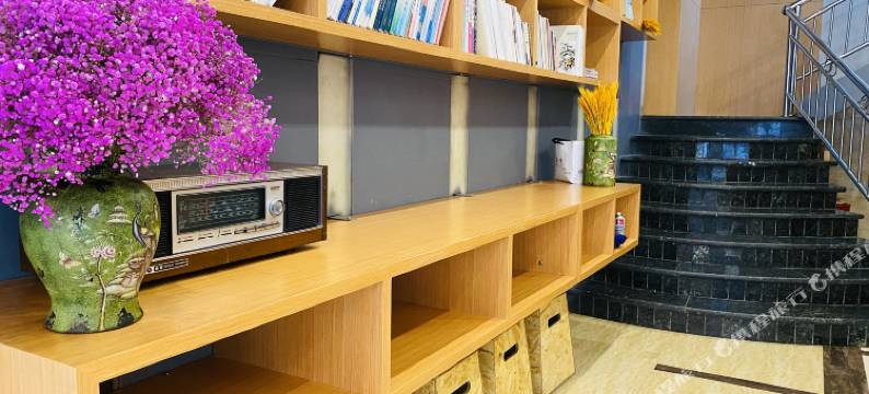 威宁阅舍轻居酒店图片