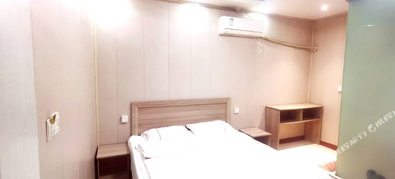 商丘宏泰宾馆(商丘南站店)图片