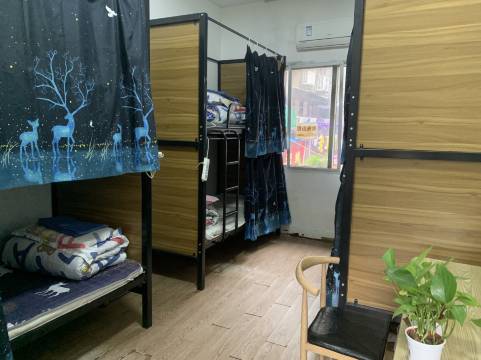 易佳青年旅社(南昌八一广场店)