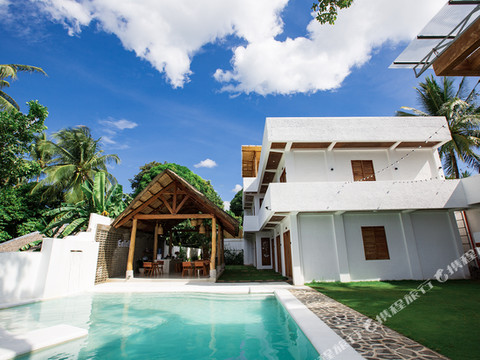 杜马盖地一帆潜水度假村