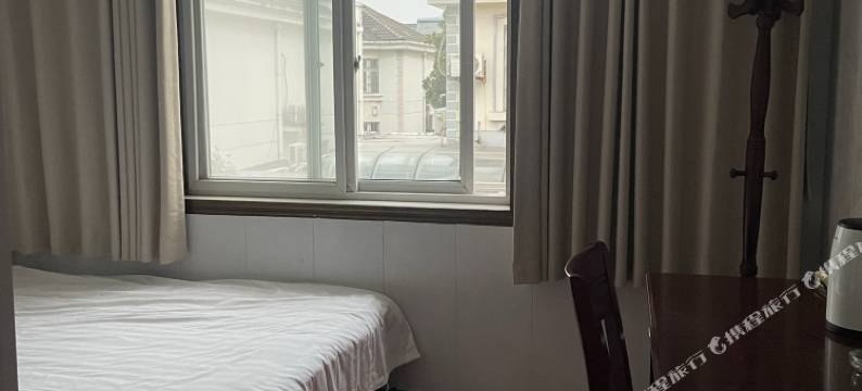 泰州金色年华旅店图片