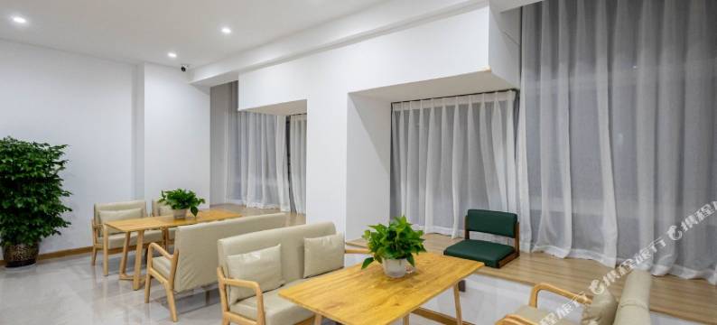 朝花江景酒店图片